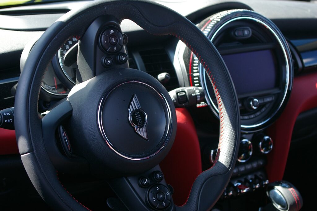 mini cooper, steering wheel, car-876898.jpg