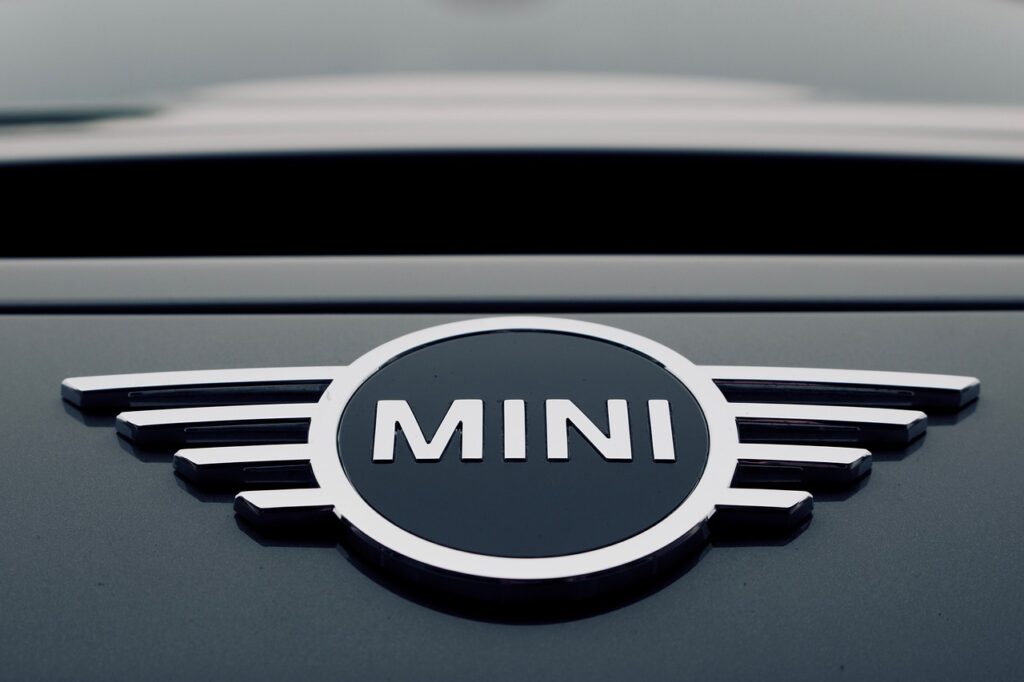 wallpaper, hd, car-4515761.jpg